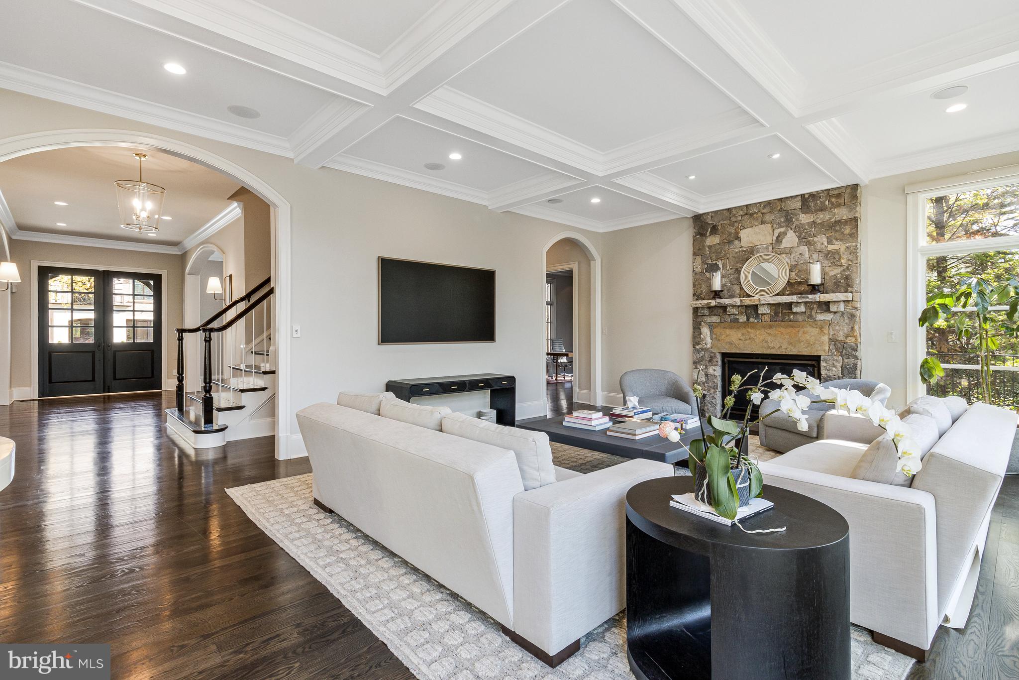 COUNTRY CLUB HILLS - Residential