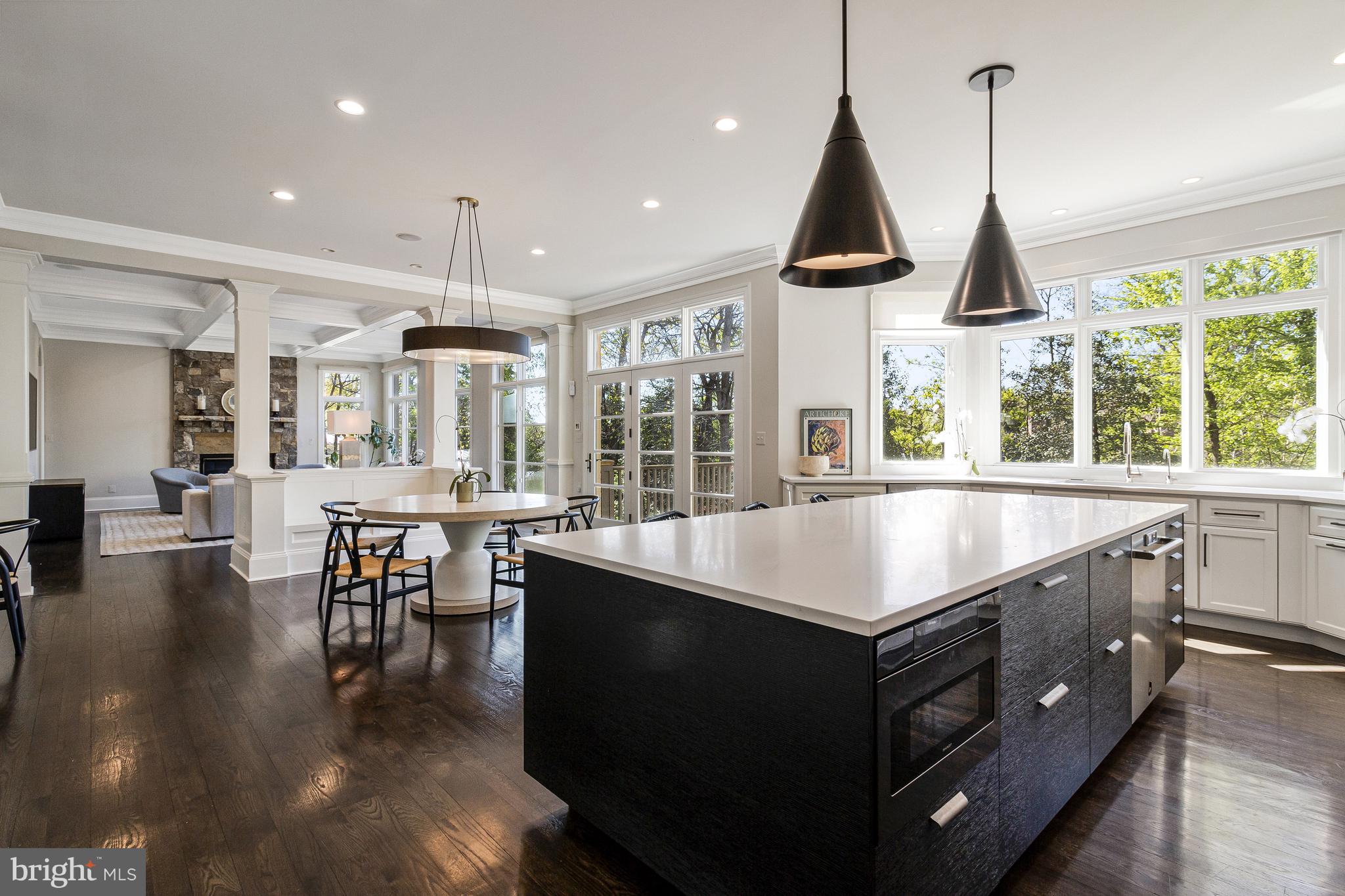 COUNTRY CLUB HILLS - Residential