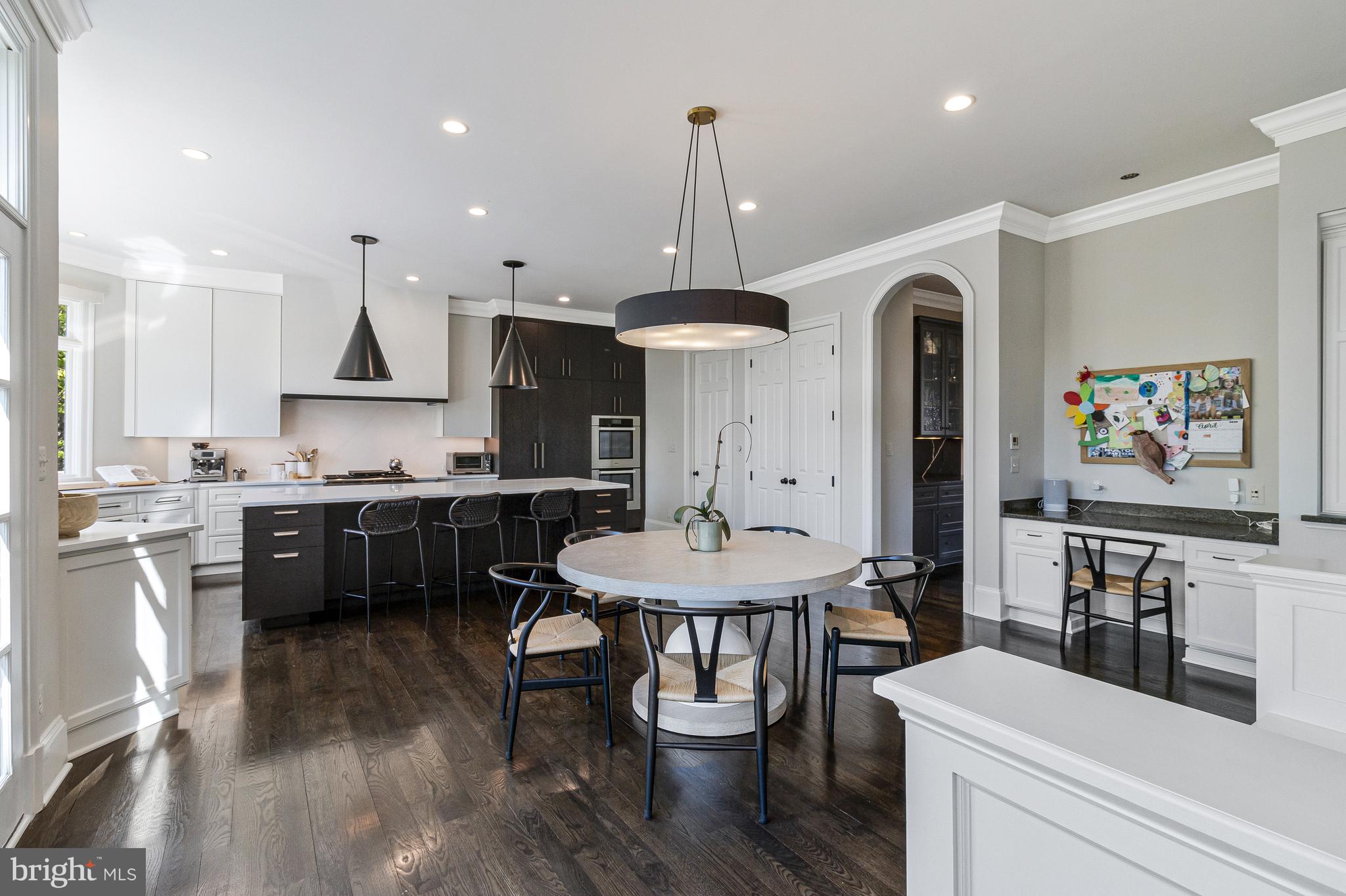 COUNTRY CLUB HILLS - Residential