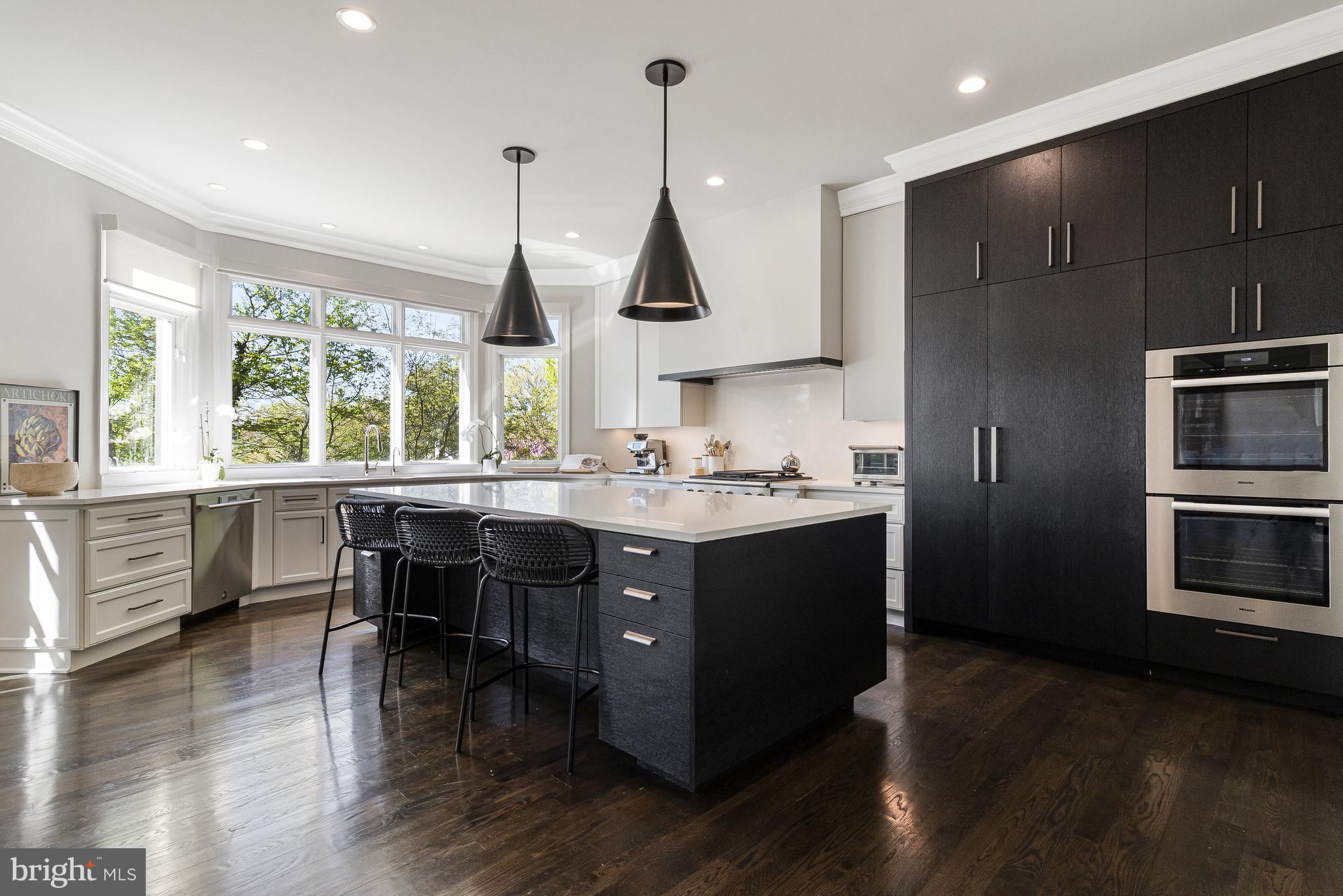 COUNTRY CLUB HILLS - Residential