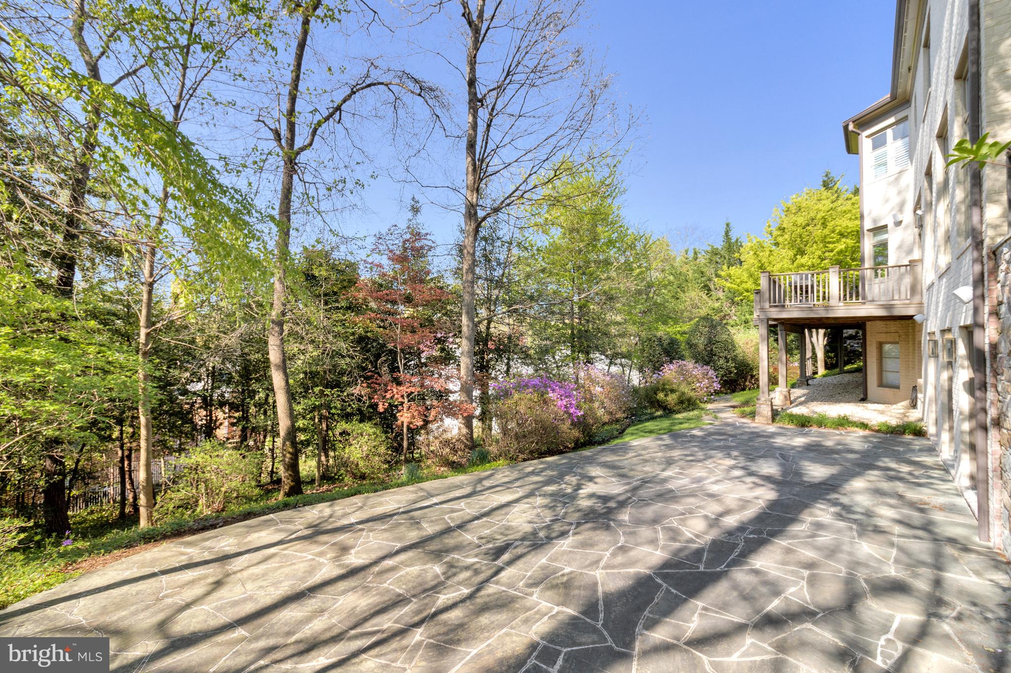 COUNTRY CLUB HILLS - Residential