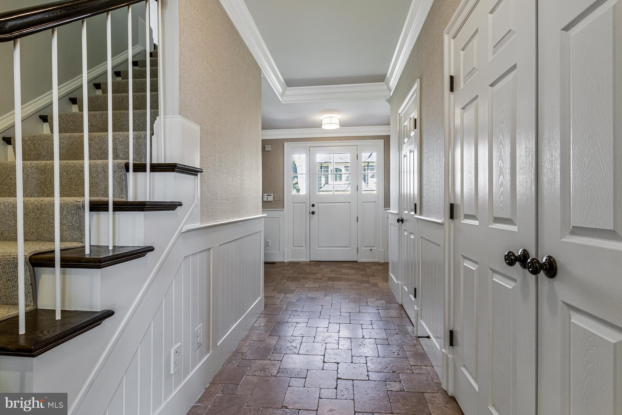 COUNTRY CLUB HILLS - Residential