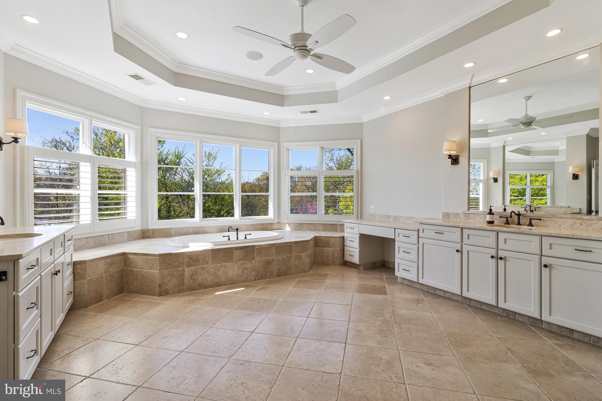 COUNTRY CLUB HILLS - Residential