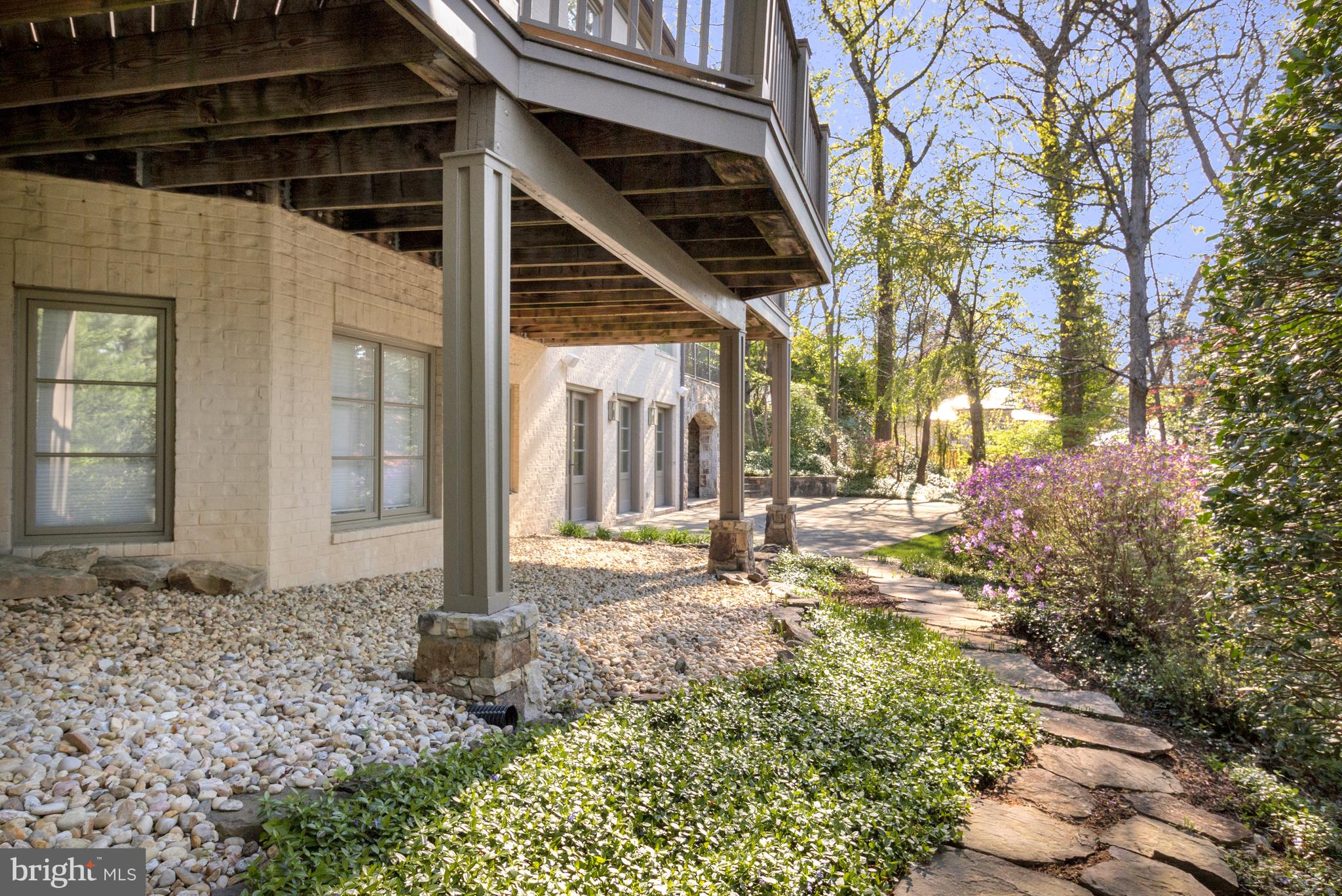 COUNTRY CLUB HILLS - Residential