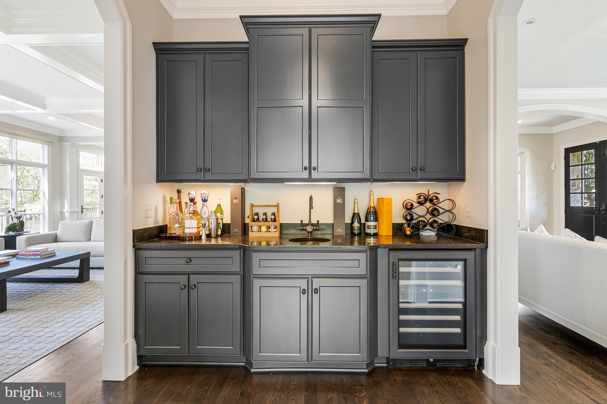 COUNTRY CLUB HILLS - Residential