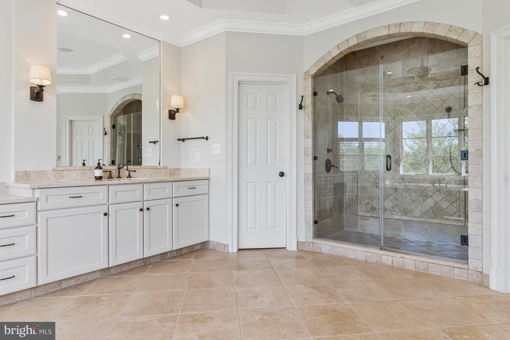 COUNTRY CLUB HILLS - Residential