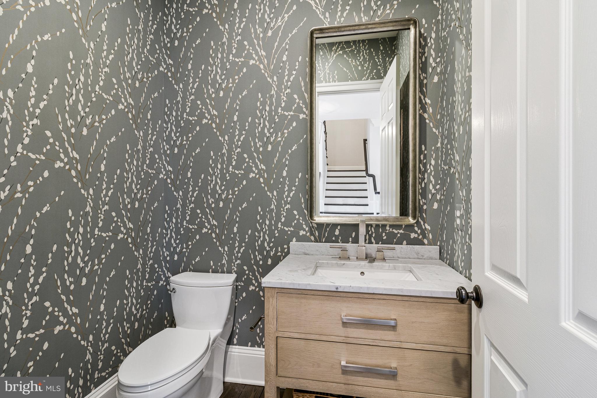 COUNTRY CLUB HILLS - Residential