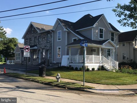 Photo of 400 W Wayne Avenue #3, WAYNE, PA 19087 (MLS # PADE2111280)