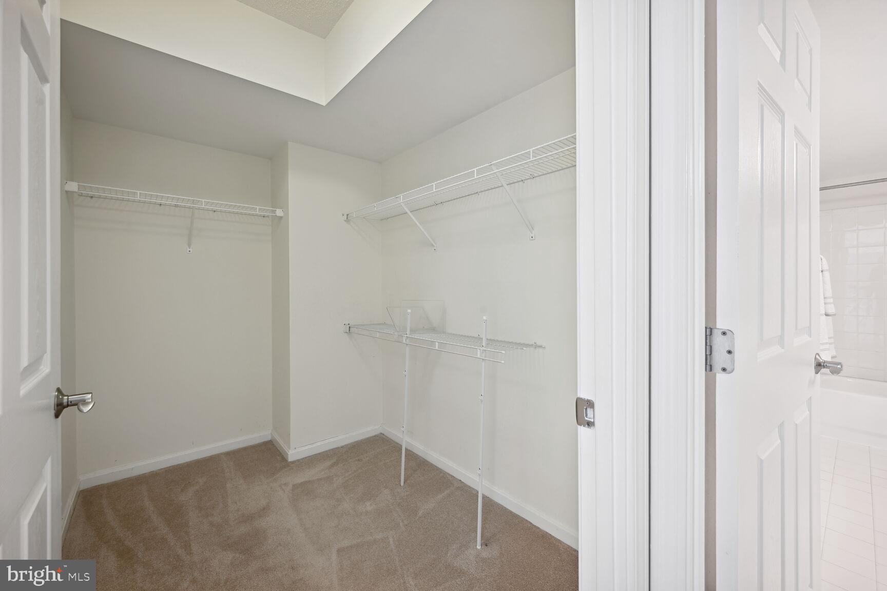 GALLERY AT WHITE FLINT - Residential