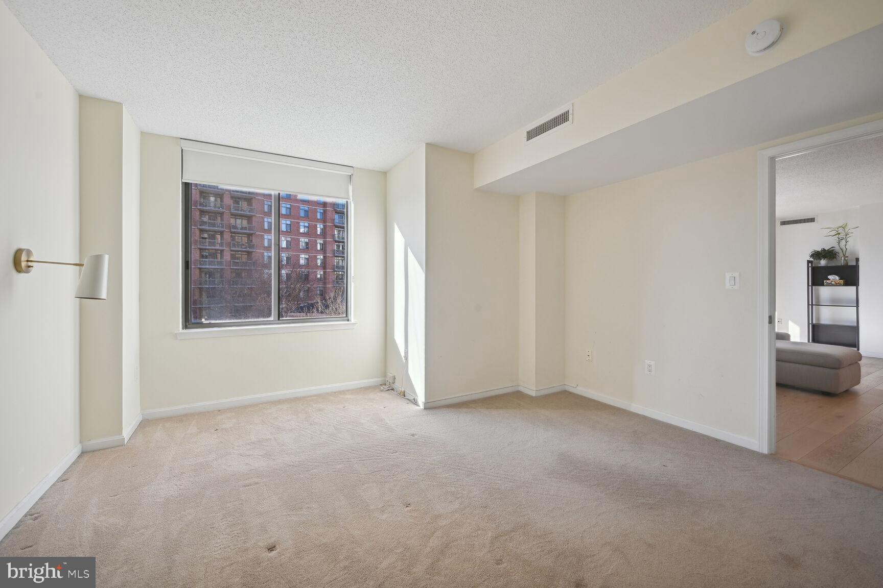 GALLERY AT WHITE FLINT - Residential