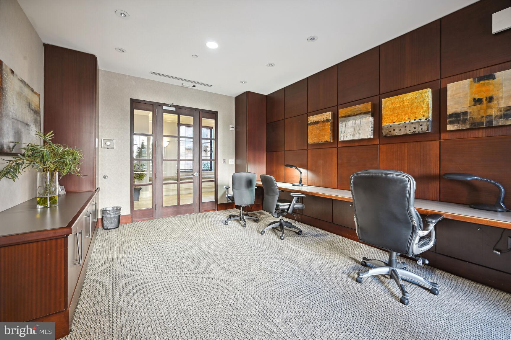 GALLERY AT WHITE FLINT - Residential