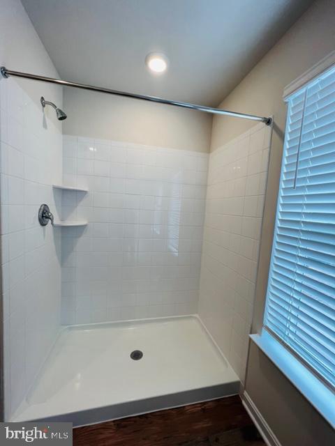 TUSCARORA CREEK - Residential Lease