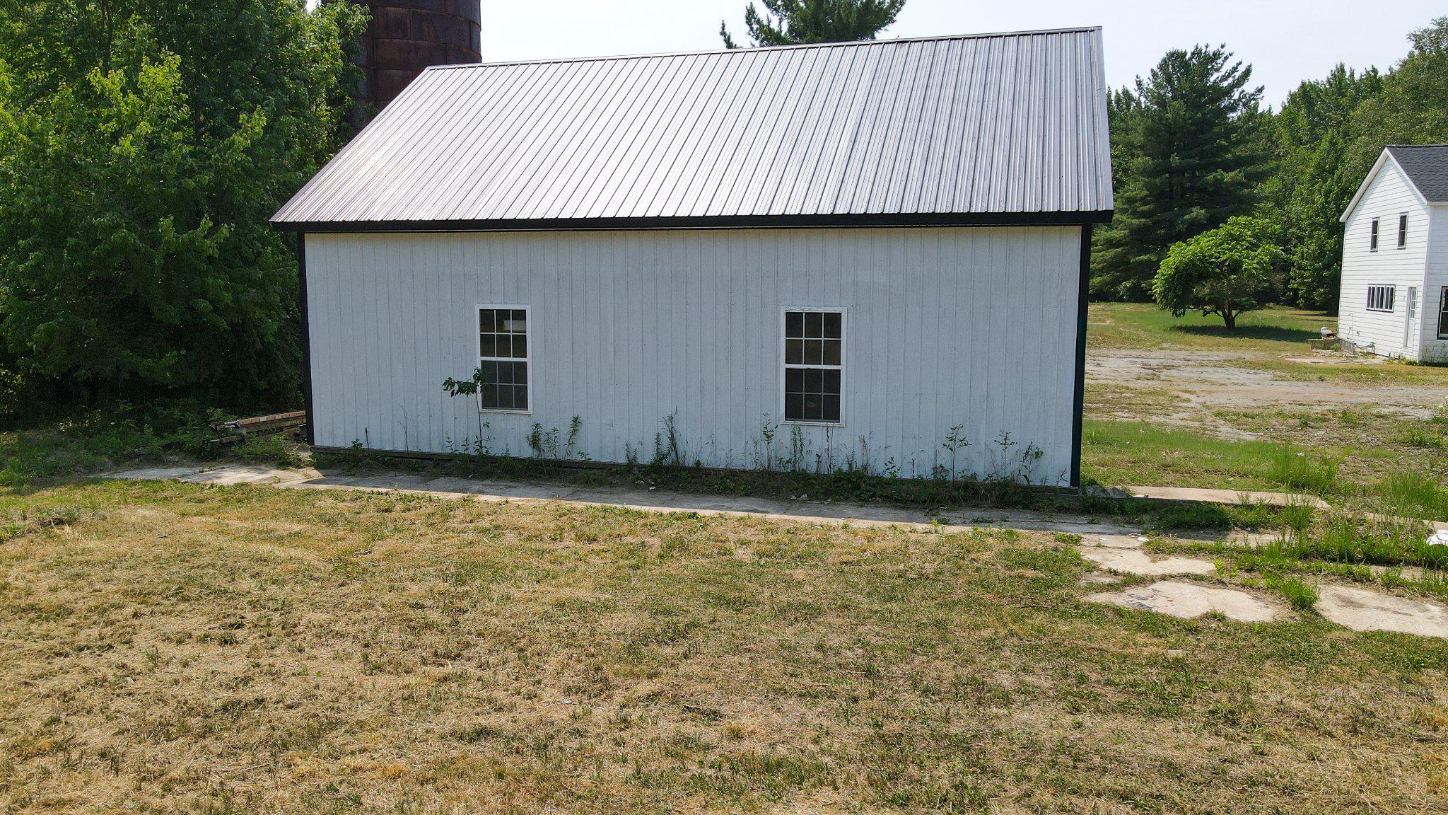 742 TOBACCO ROAD