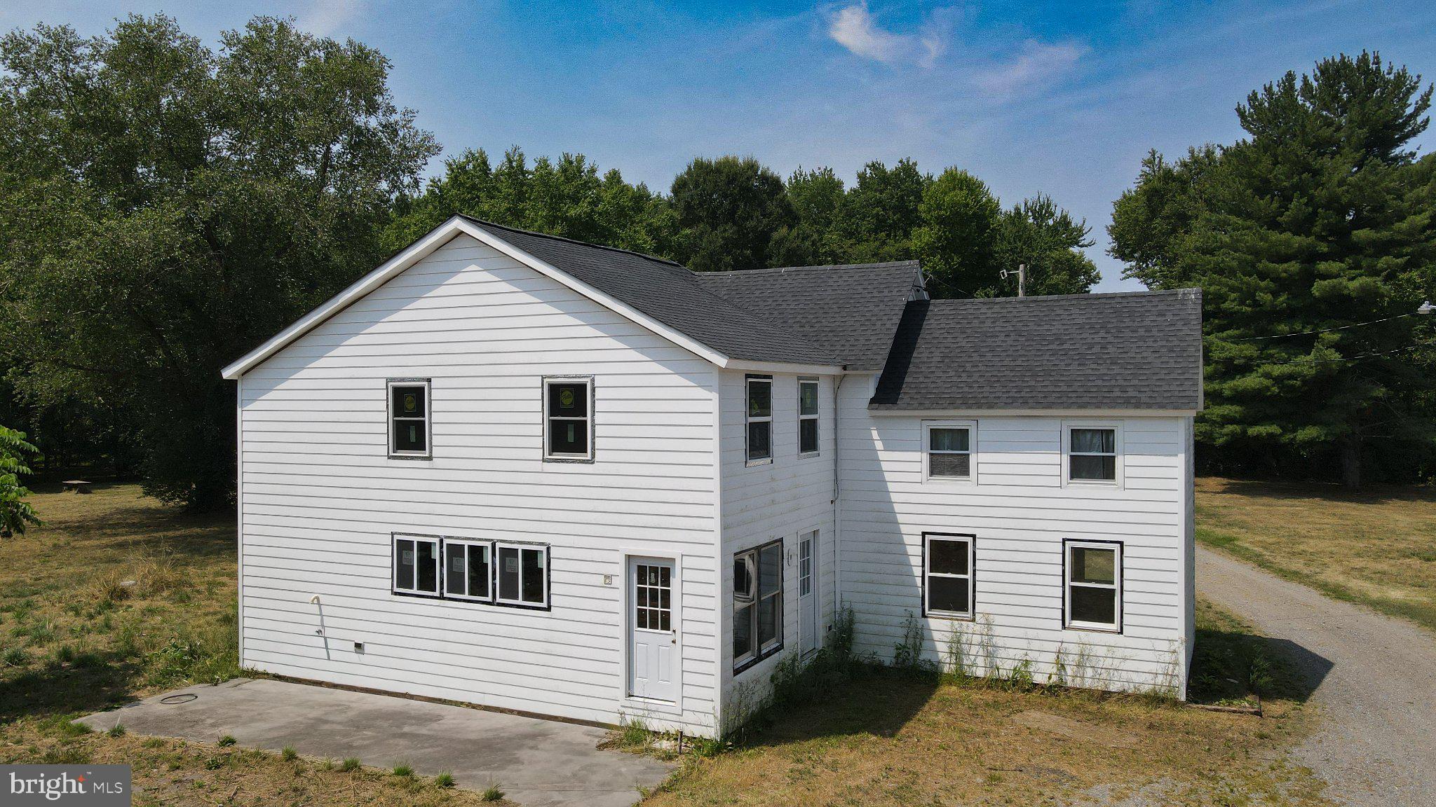 742 TOBACCO ROAD