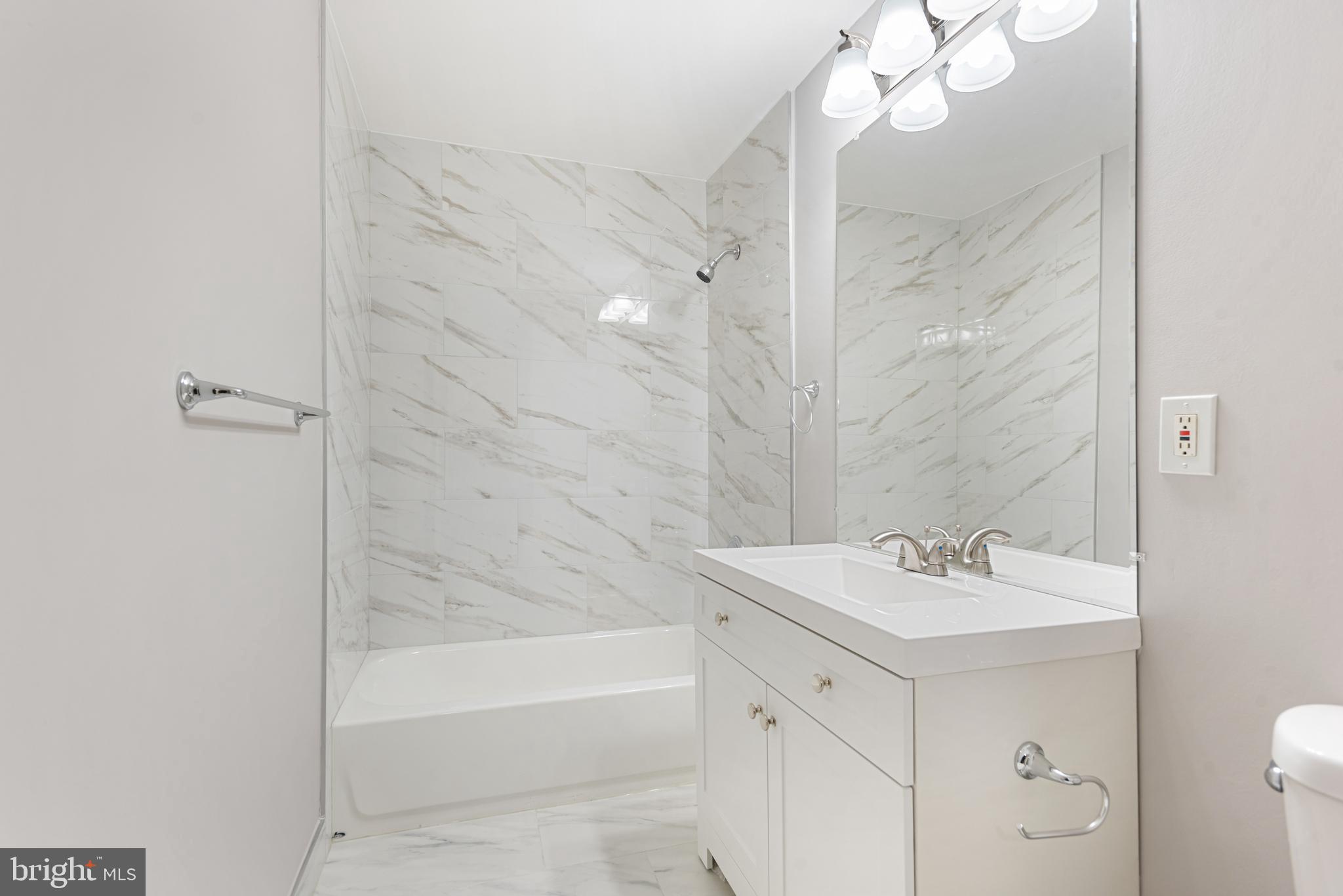 GLASSMANOR - Residential