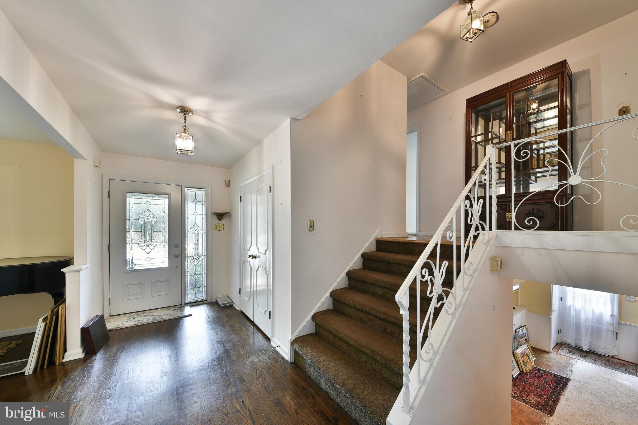 MEADOWBROOK - Residential