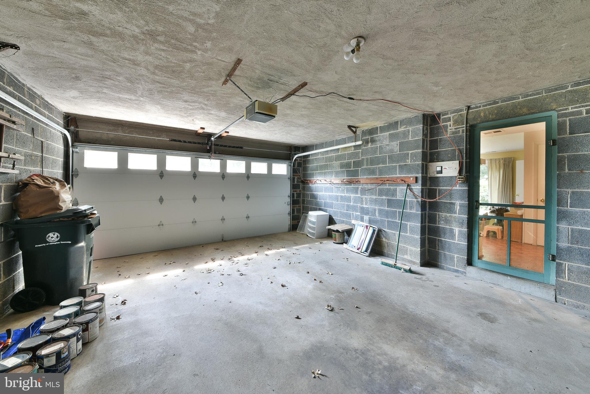 MEADOWBROOK - Residential