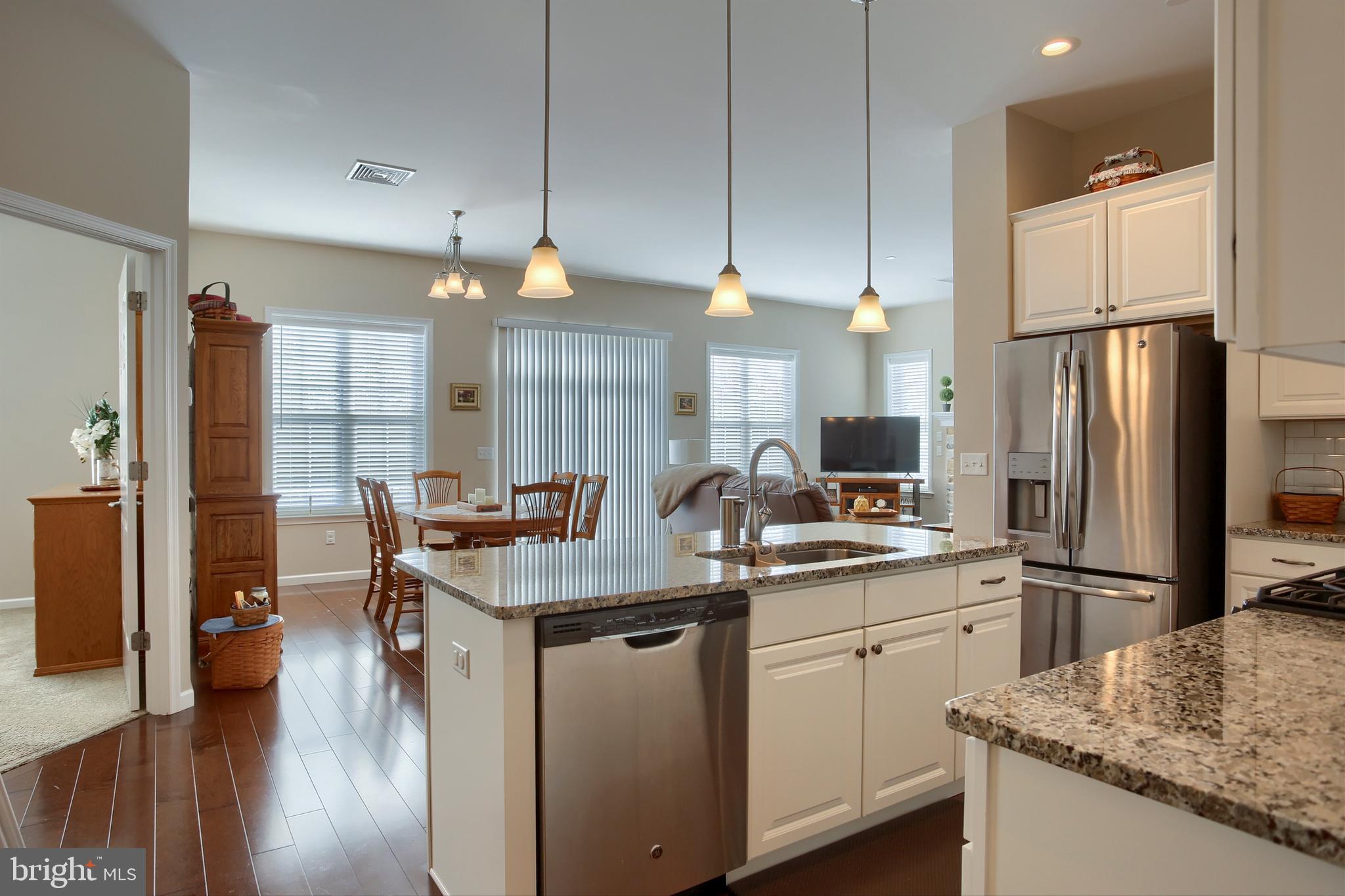 THE MANORS - Residential