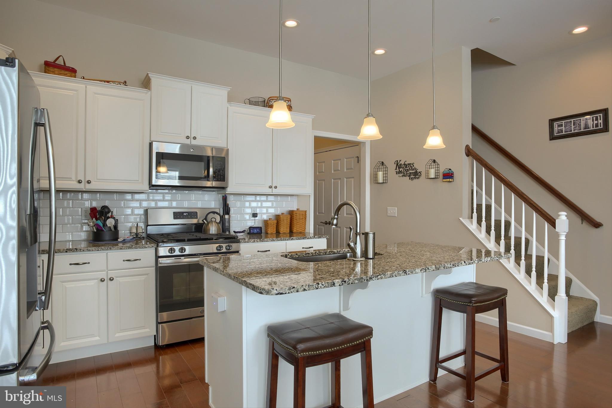 THE MANORS - Residential