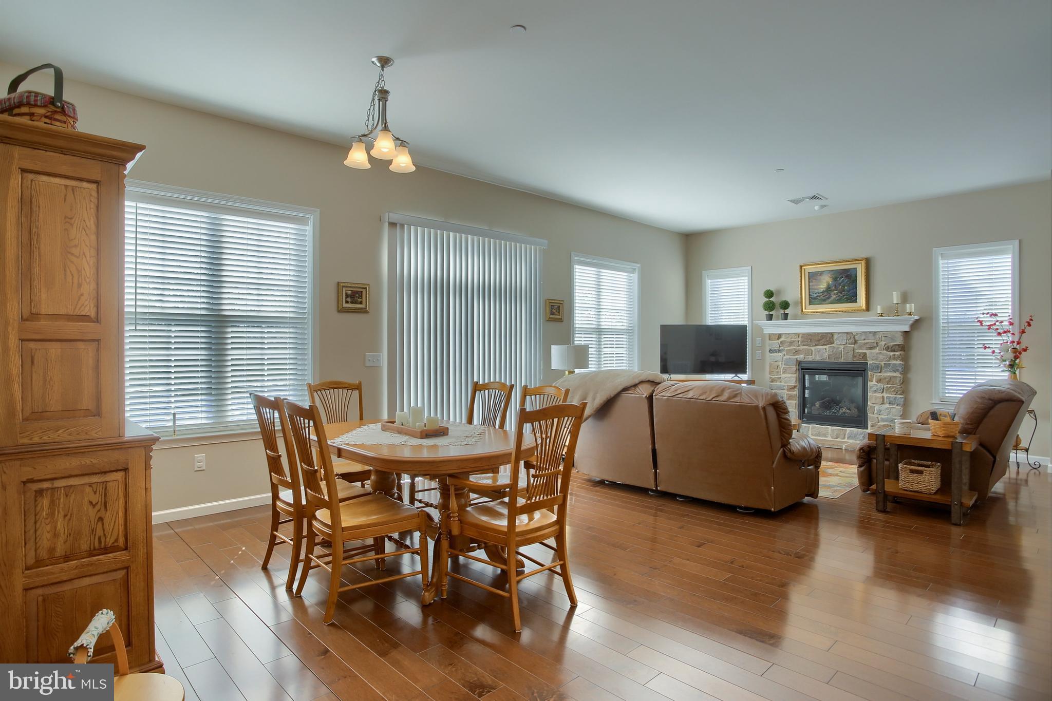 THE MANORS - Residential