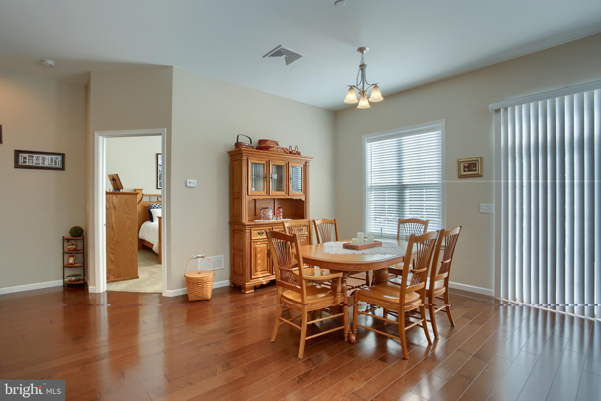 THE MANORS - Residential