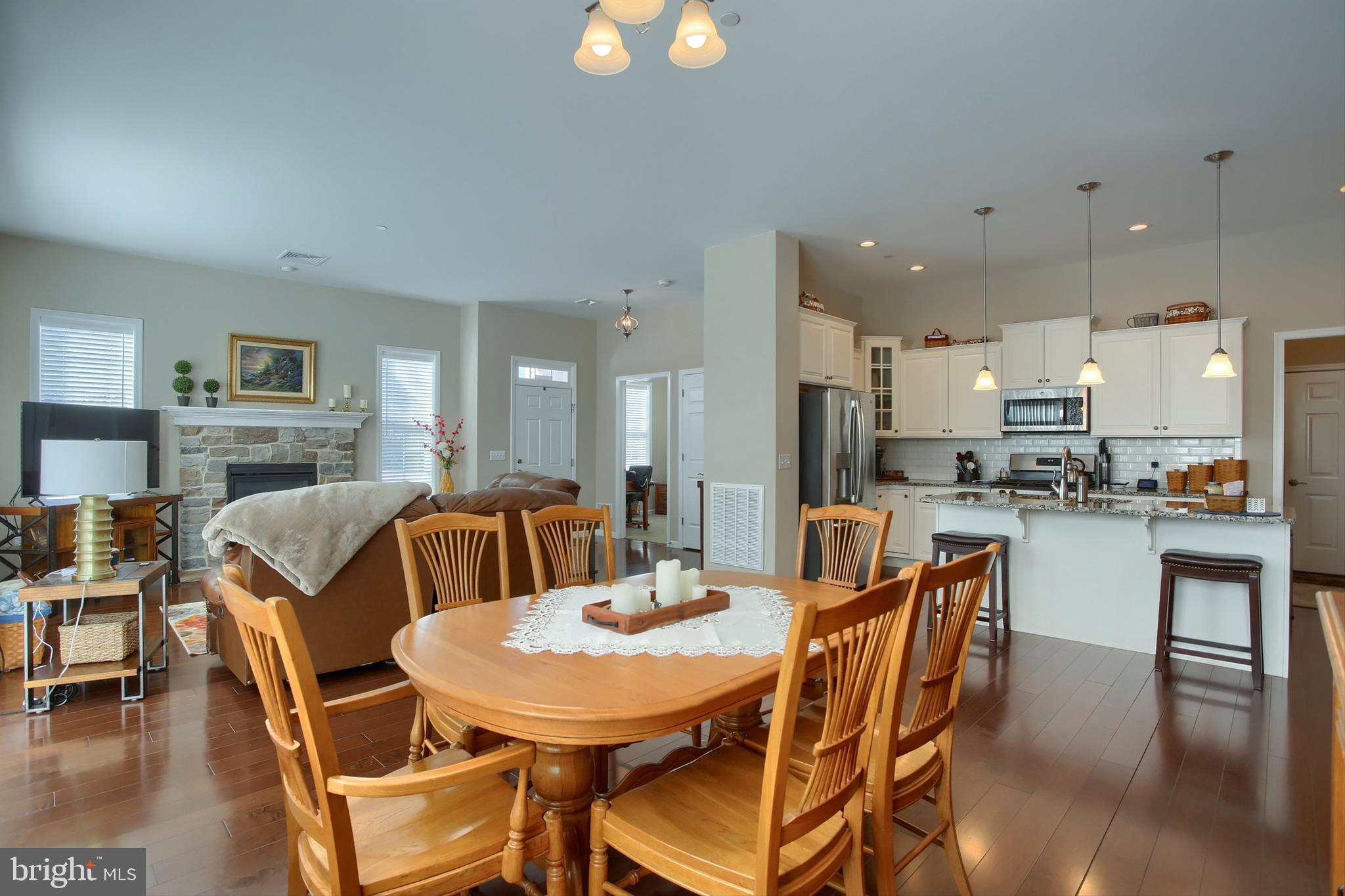 THE MANORS - Residential