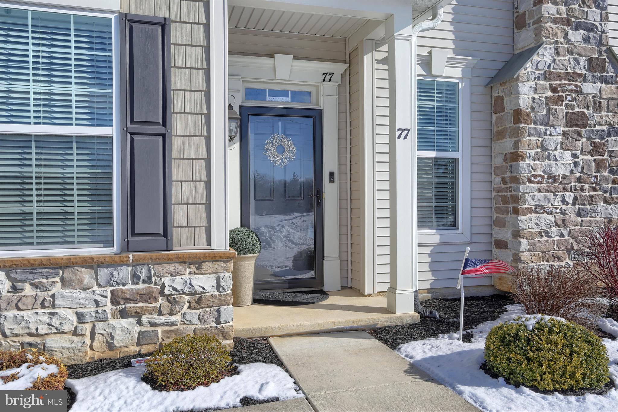 THE MANORS - Residential