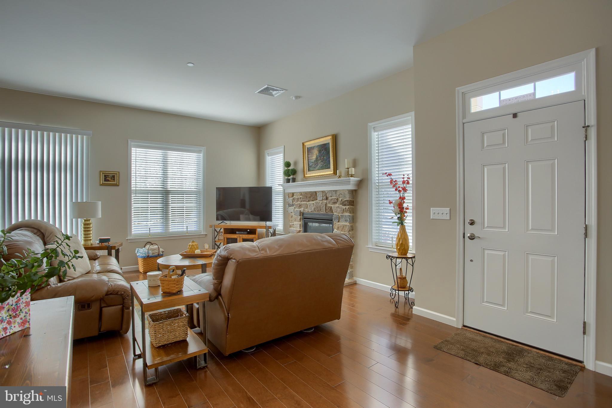 THE MANORS - Residential