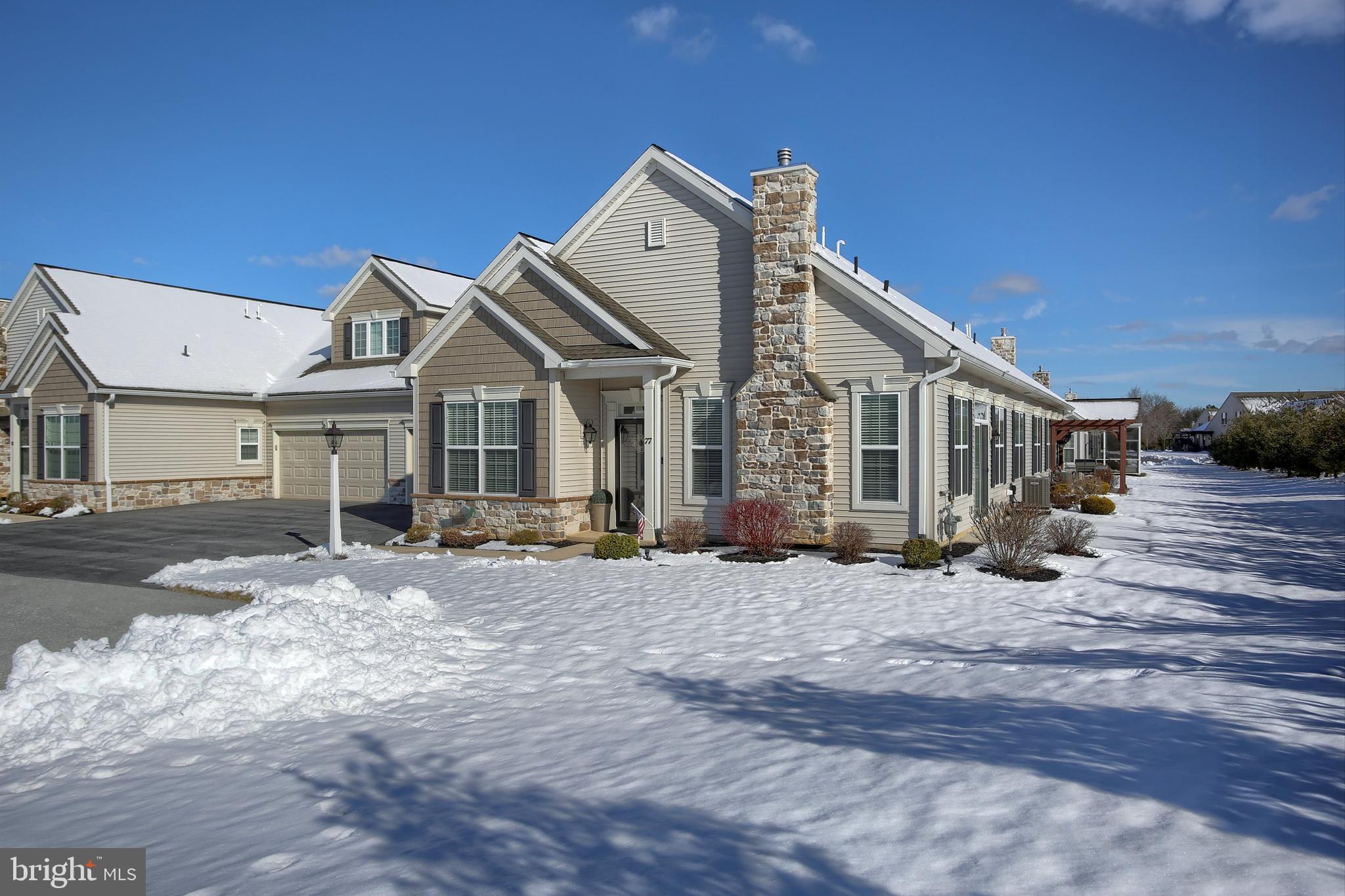 THE MANORS - Residential