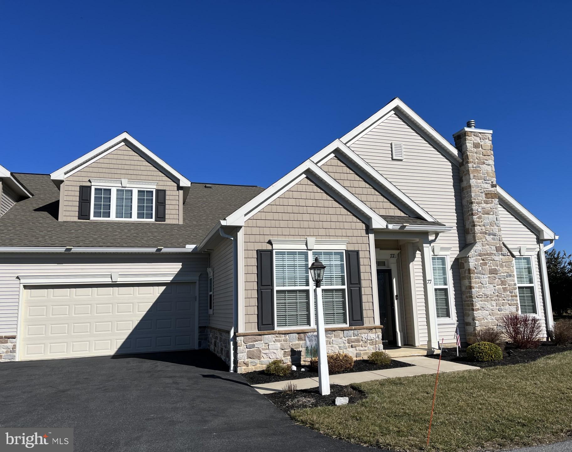 THE MANORS - Residential