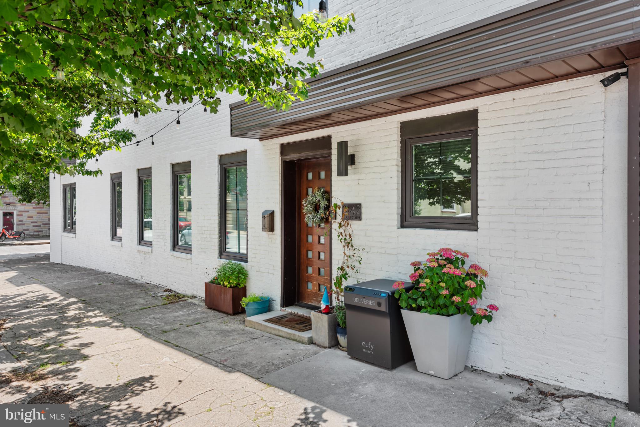 3142 ELLIOTT STREET