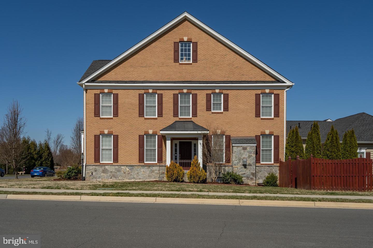 LOUDOUN VALLEY OLD TOWNE - Residential Lease