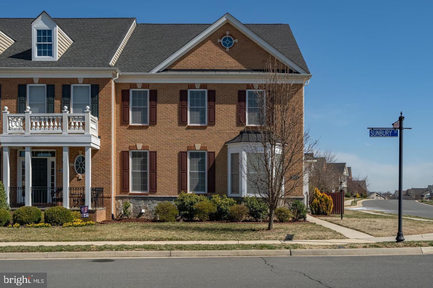 LOUDOUN VALLEY OLD TOWNE - Residential Lease