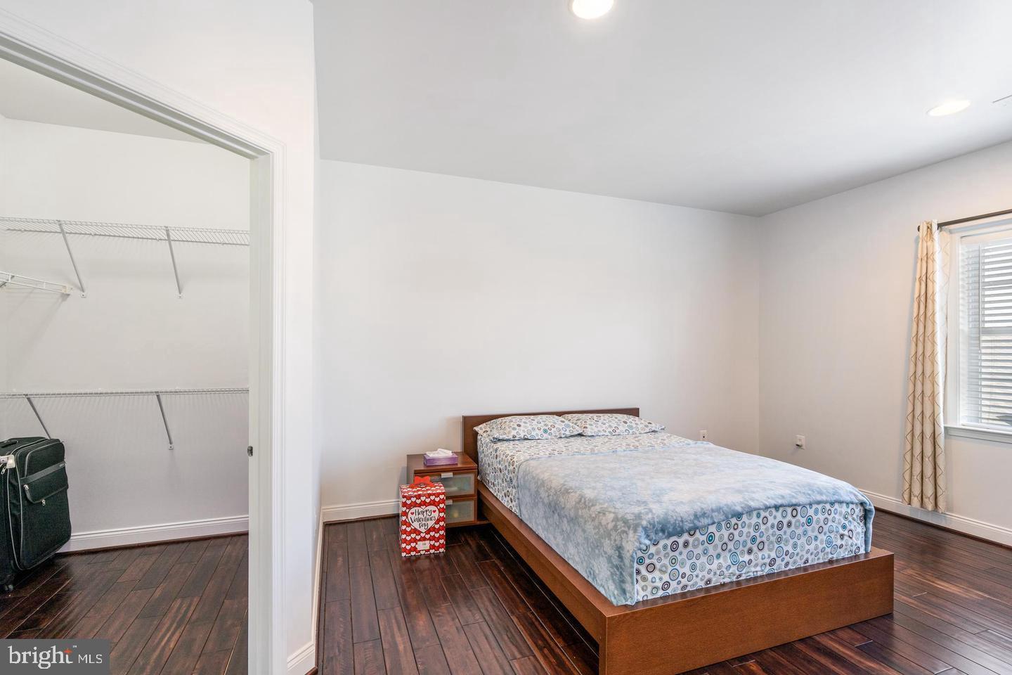 LOUDOUN VALLEY OLD TOWNE - Residential Lease