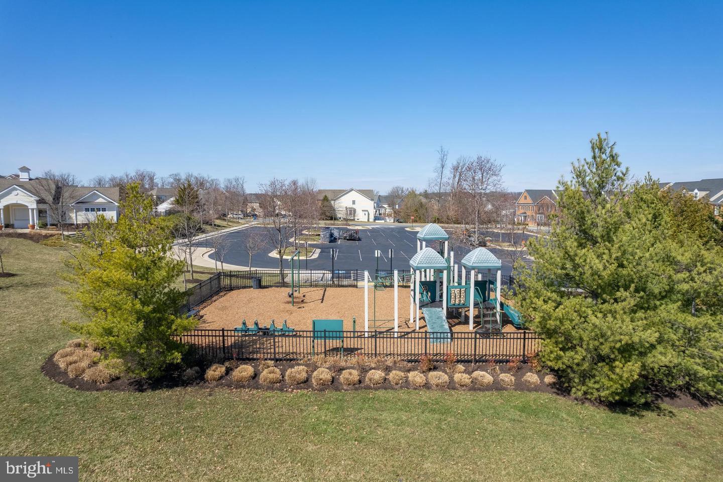 LOUDOUN VALLEY OLD TOWNE - Residential Lease