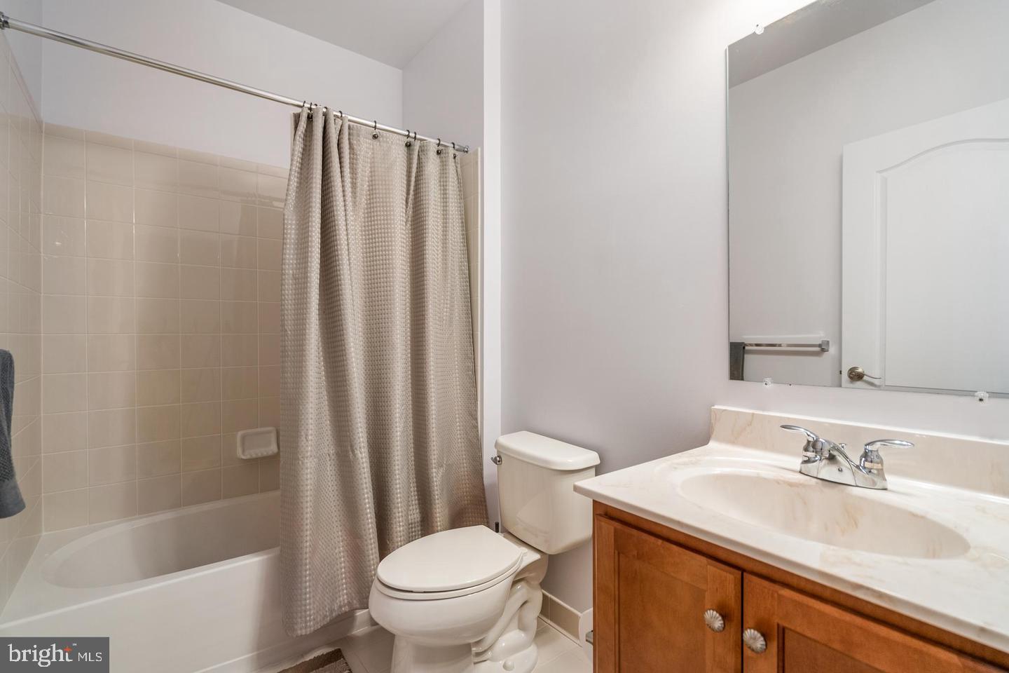 LOUDOUN VALLEY OLD TOWNE - Residential Lease