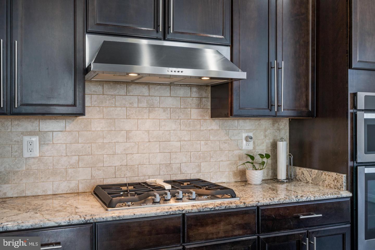 LOUDOUN VALLEY OLD TOWNE - Residential Lease