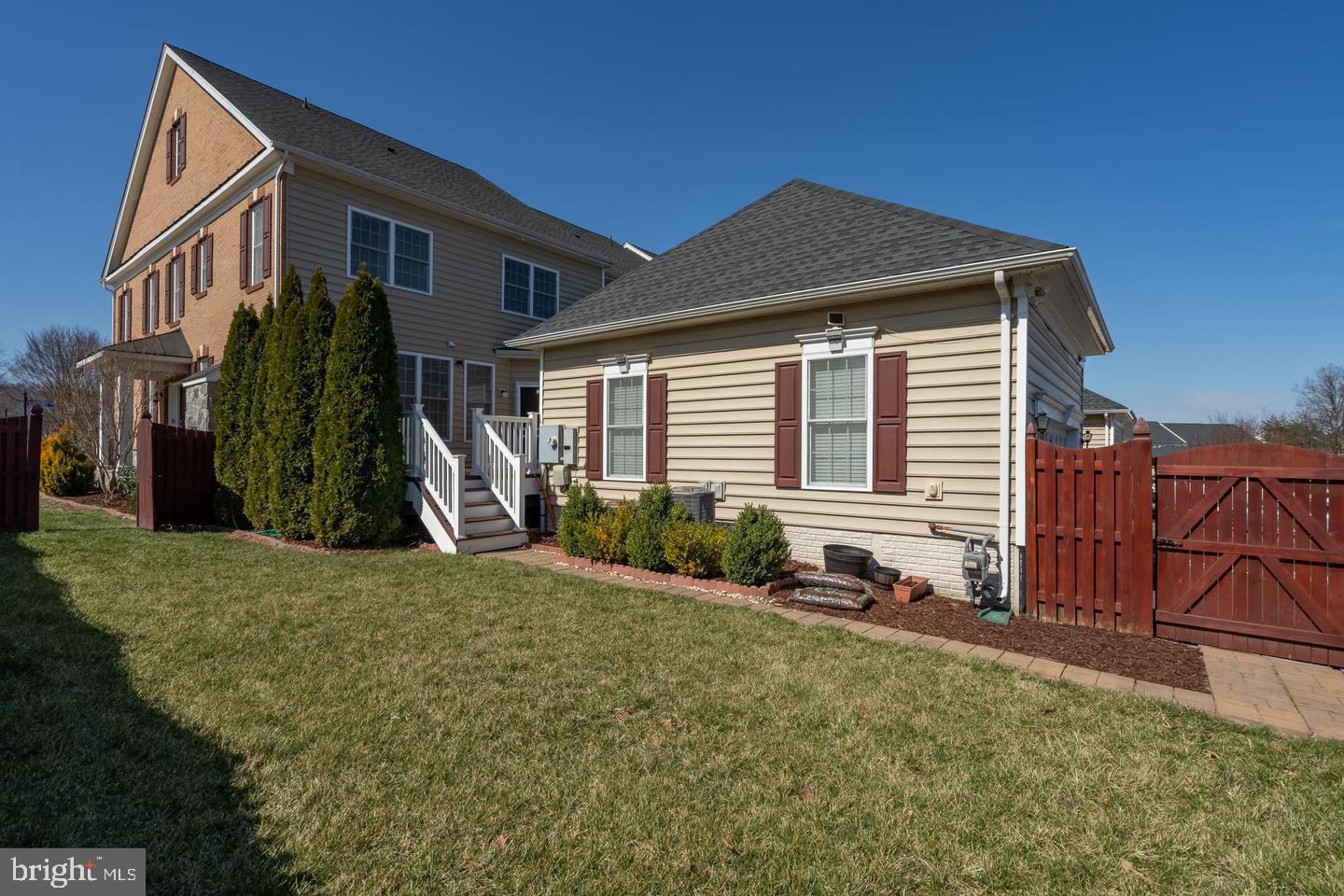 LOUDOUN VALLEY OLD TOWNE - Residential Lease