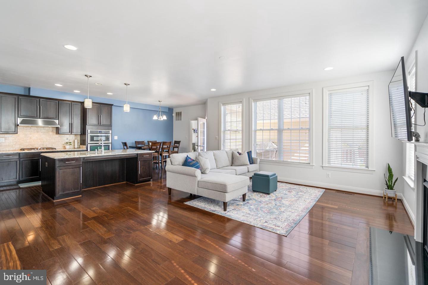 LOUDOUN VALLEY OLD TOWNE - Residential Lease