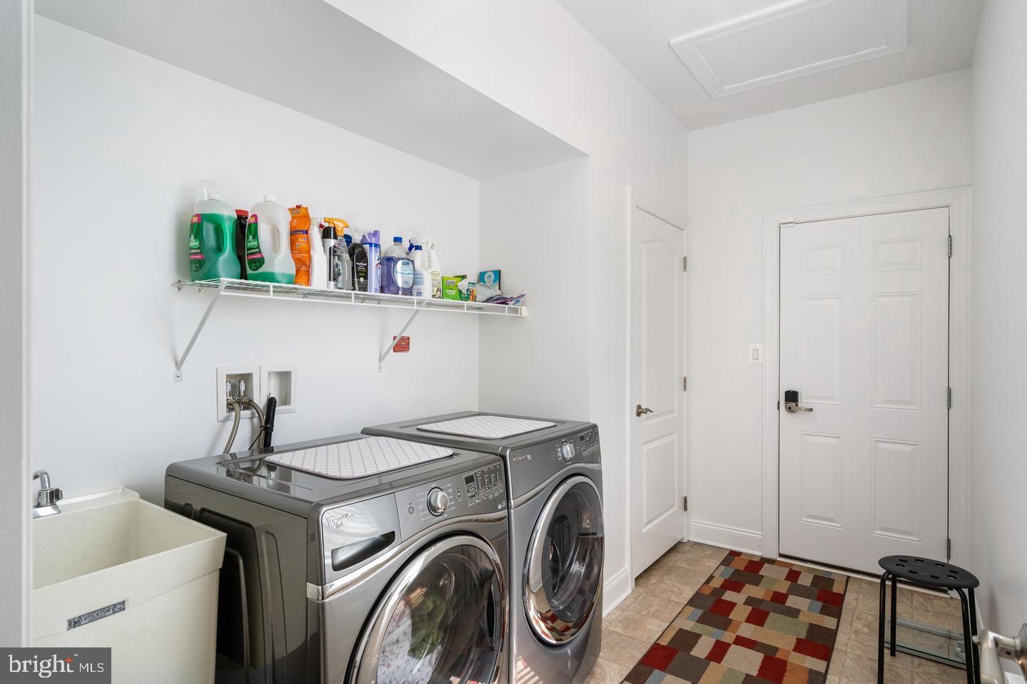 LOUDOUN VALLEY OLD TOWNE - Residential Lease