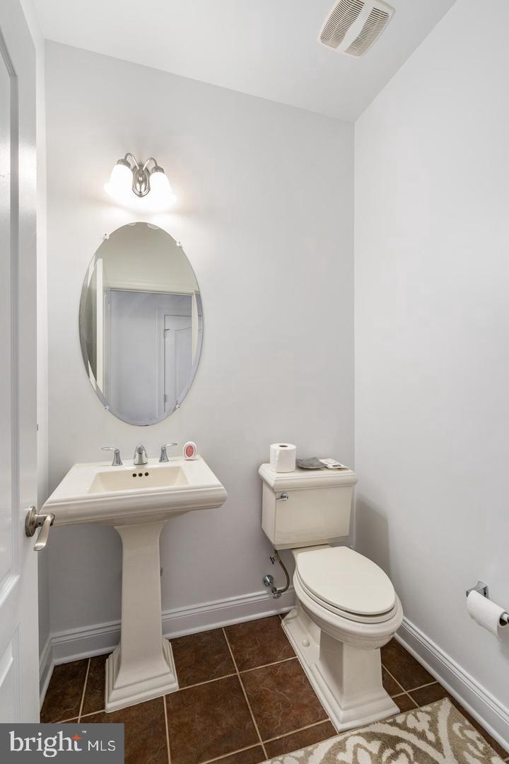 LOUDOUN VALLEY OLD TOWNE - Residential Lease