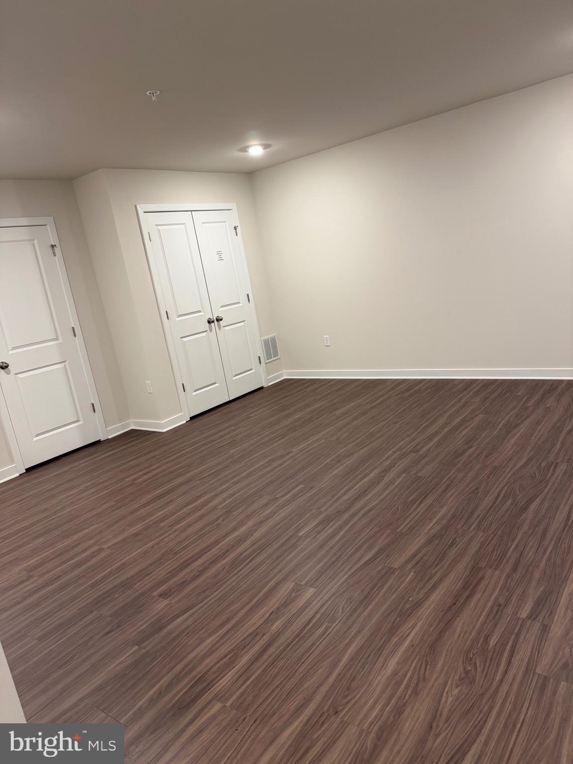 RIVER POINTE - Residential Lease