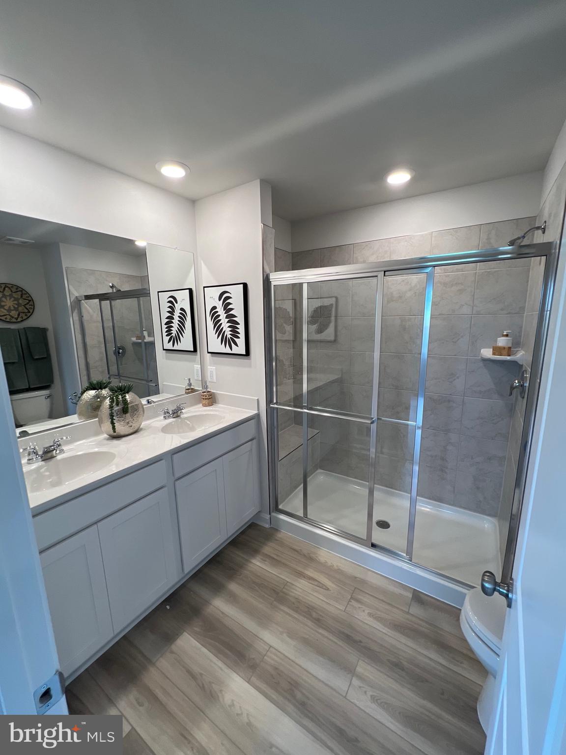 SENSENY VILLAGE - Residential