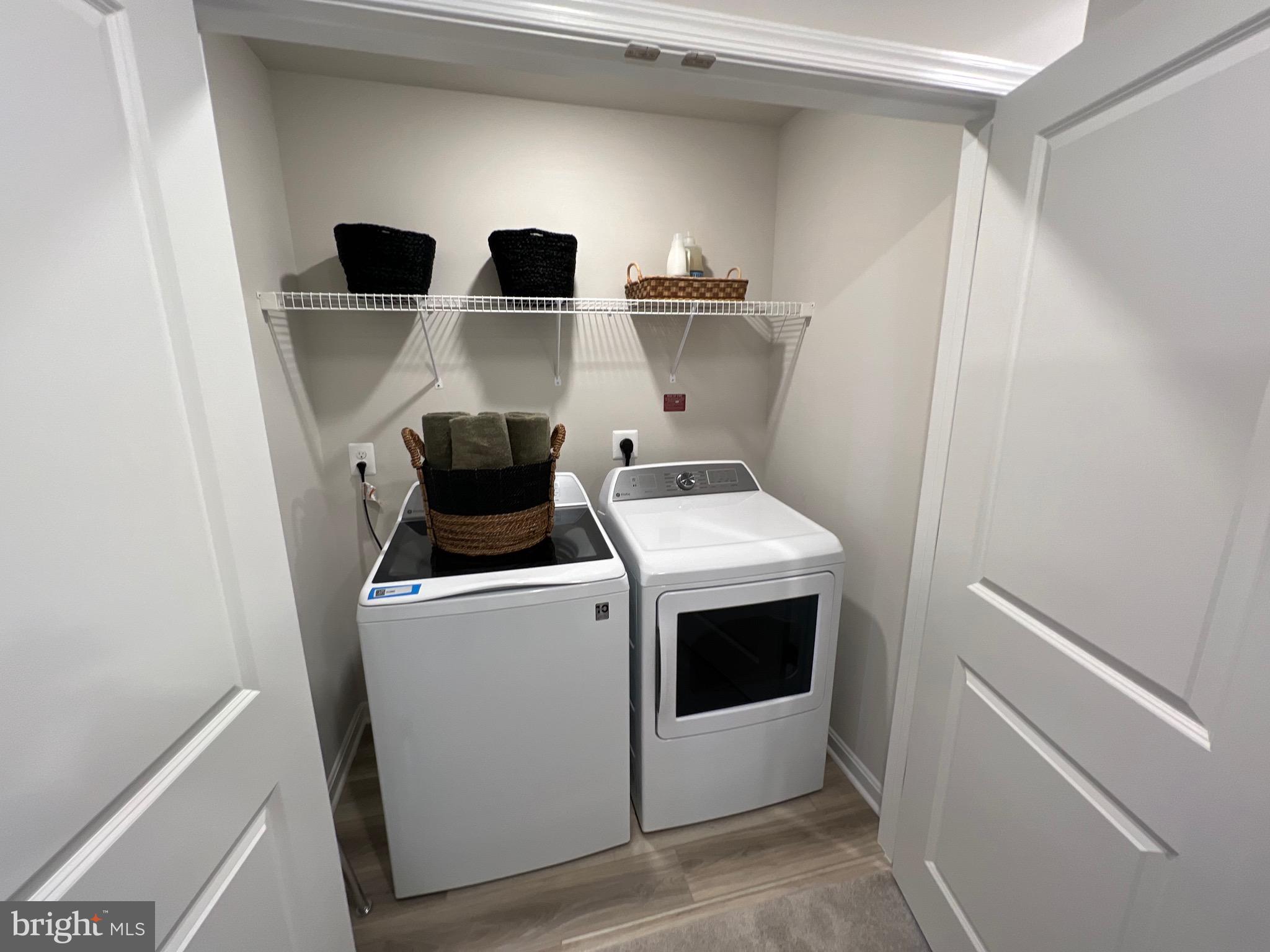 SENSENY VILLAGE - Residential