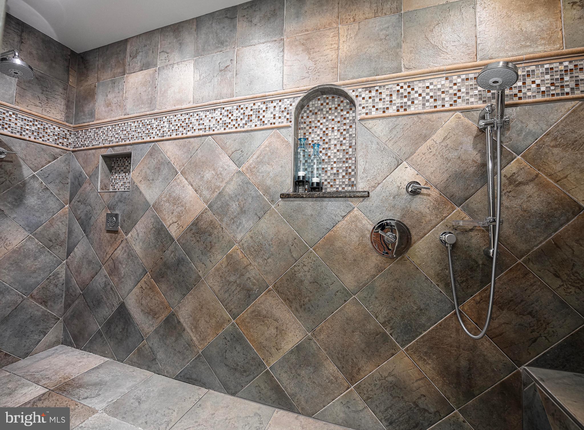 WATERS EDGE - Residential