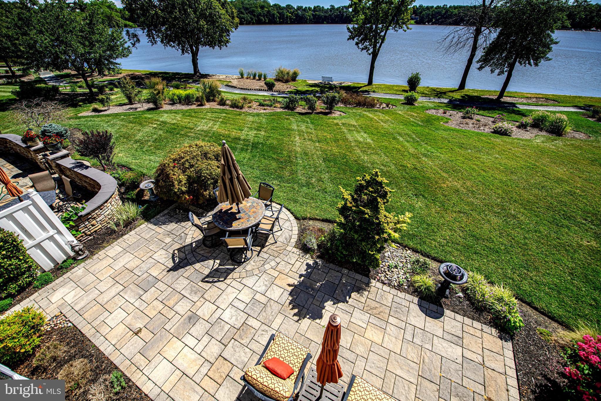 WATERS EDGE - Residential