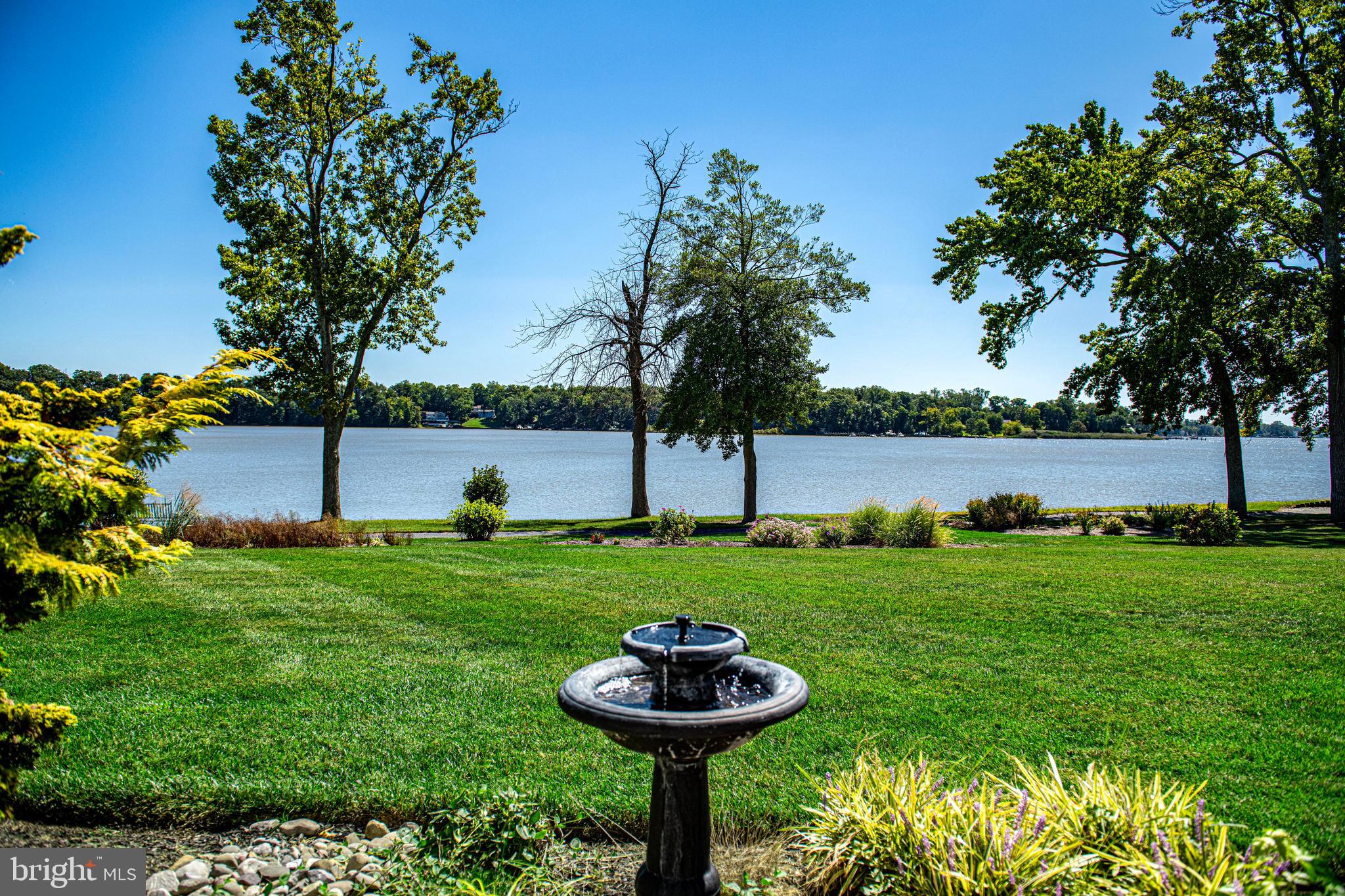 WATERS EDGE - Residential