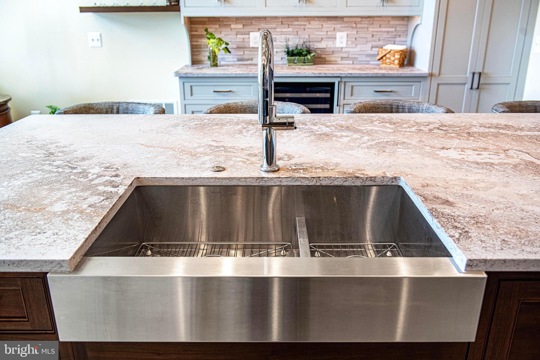 WATERS EDGE - Residential