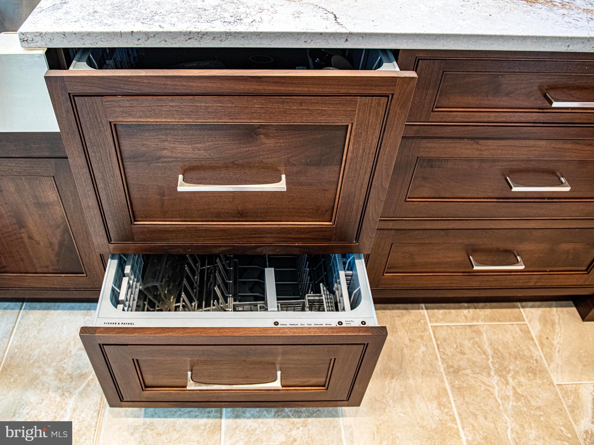 WATERS EDGE - Residential