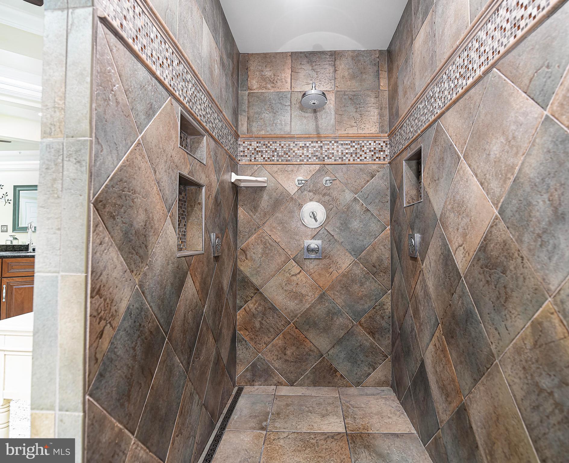 WATERS EDGE - Residential